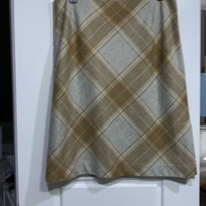 Ann Taylor 73%wool, beautiful skirt with light blue and tan design.